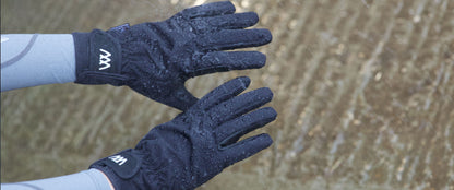 Woof Wear’s Waterproof Riding Glove